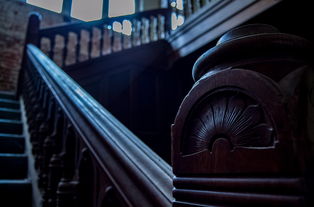 破碎之命运，探索逆境中的坚韧与重生